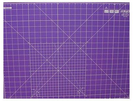 Base de Corte de Doble Cara 60 x 45 cm. Color Lila. para Patchwork.