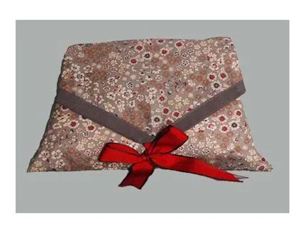 Estiloso Bolso con solapa de flores Rabat Pierre