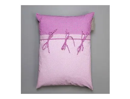 Vistoso Cojín de puntos y vichy Camelia.  