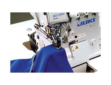 Máquina overloock de tres hilos con morro cilíndrico Juki MO-6904C