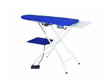 Mesa de planchar con plato caliente y aspirante